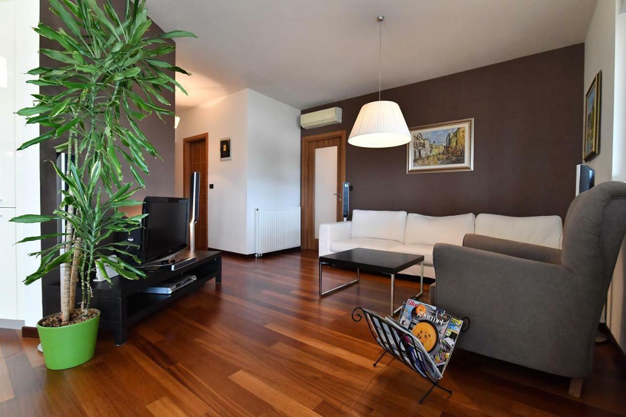 City Penthouse Vita Pula Exterior foto
